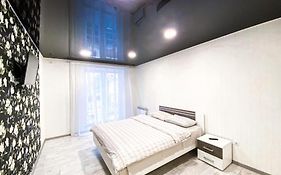 ApartPoltava 2 ОКРЕМІ кімнати, новобудова, ДВА великих ліжка ЦЕНТР, КОРПУСНИЙ САД